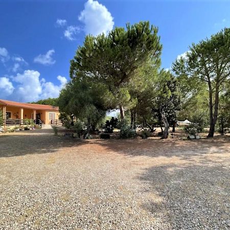 Il Lentischio Del Sinis Villa Putzu Idu Exteriör bild